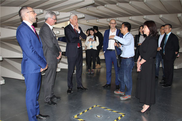 1631573203596737.jpg 02.jpg